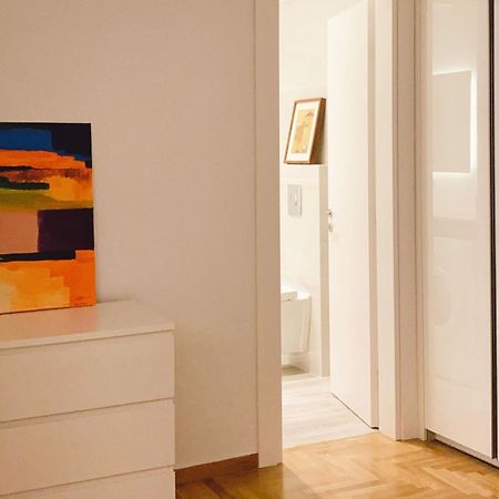 Cozy Newly Renovated 1 Bedroom Apartment In The Heart Of Athena Bagian luar foto