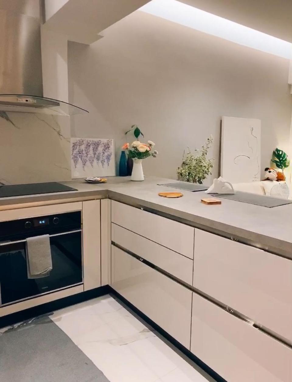 Cozy Newly Renovated 1 Bedroom Apartment In The Heart Of Athena Bagian luar foto