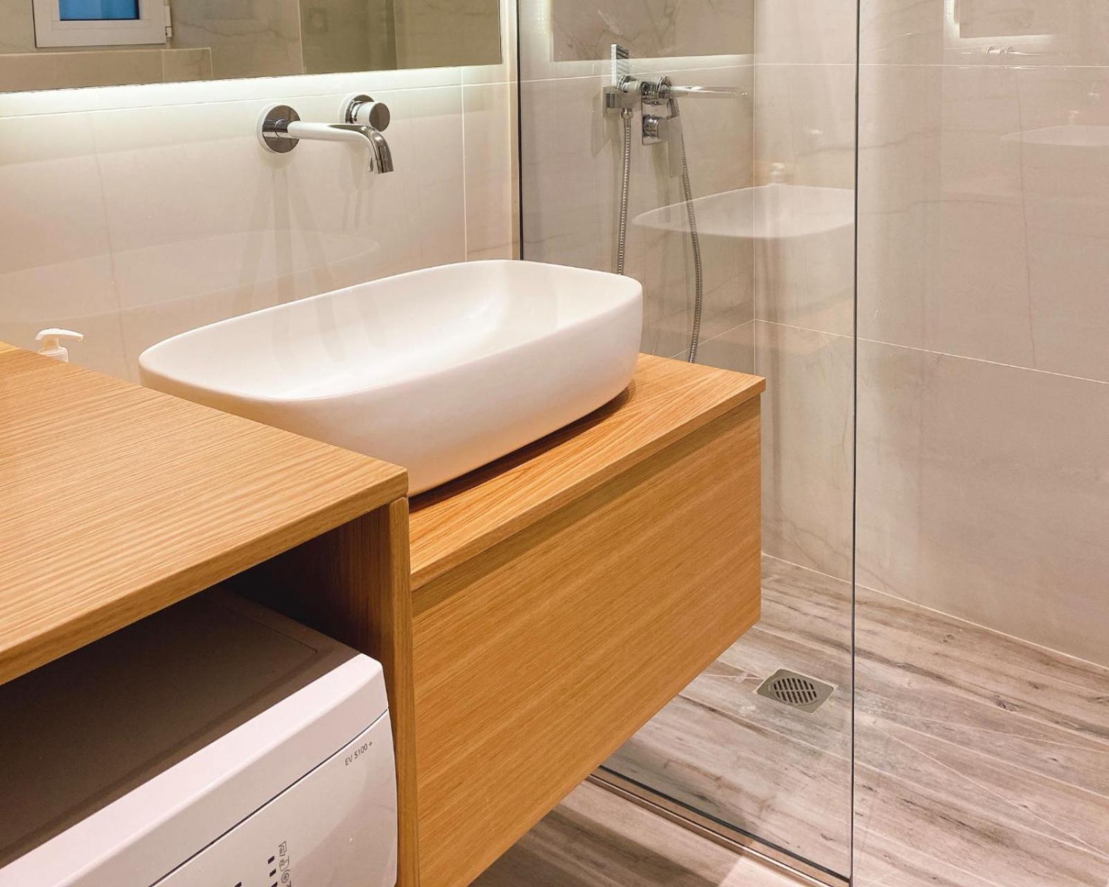 Cozy Newly Renovated 1 Bedroom Apartment In The Heart Of Athena Bagian luar foto